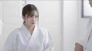 大学生在家里接受肛交训练